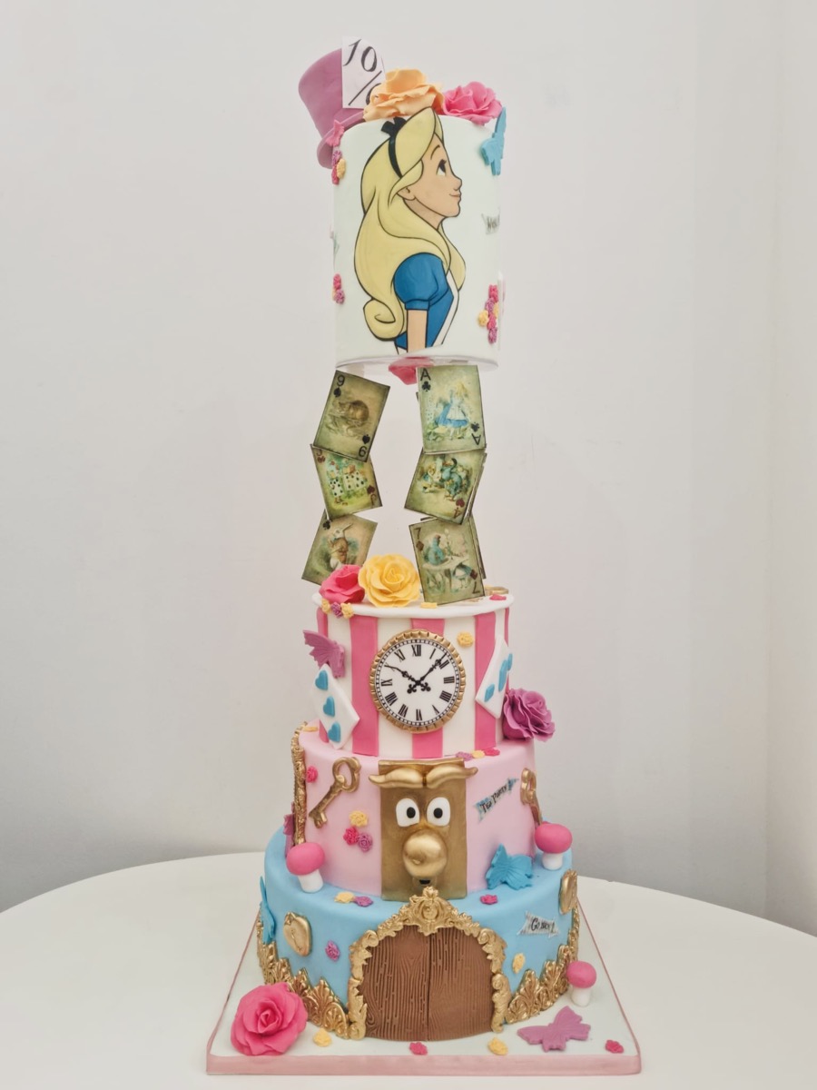 Birthday Cakes For Girlfriend - 20+ Romantic Cake design For Her ( 2021)-nextbuild.com.vn