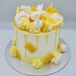 Drip cake Citron et petites meringues