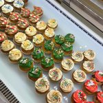 Assortiment cupcake Noël avec décorations hivernales