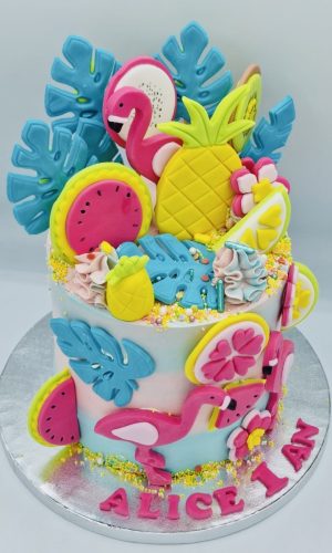 Layer cake tropical avec sculpture de flamant rose