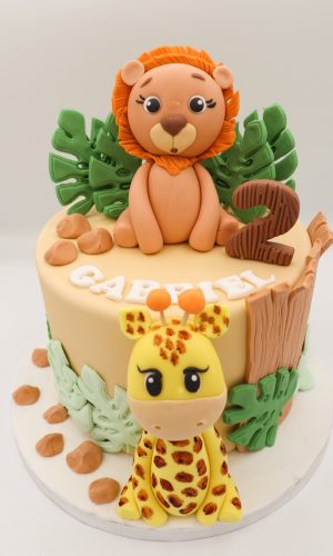 Layer cake animaux de la jungles avec lion et girafe