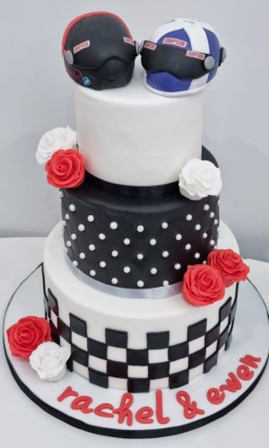 Wedding Cake pate à sucre trois étages sur le thème du pilotage