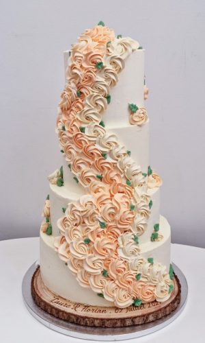 Wedding Cake quatre étages sans pate a sucre, avec pochage