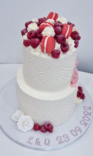 Wedding Cake sur deux étages Macaron framboise