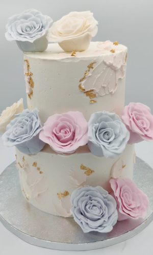 wedding cake sans pate à sucre et roses sculptées