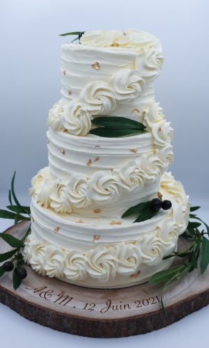 Wedding Cake trois étages sans pate a sucre, avec pochage