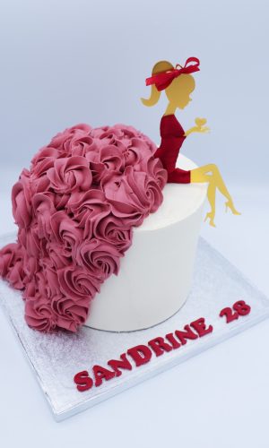 Layer cake silhouette feminine pochage rouge et blanc